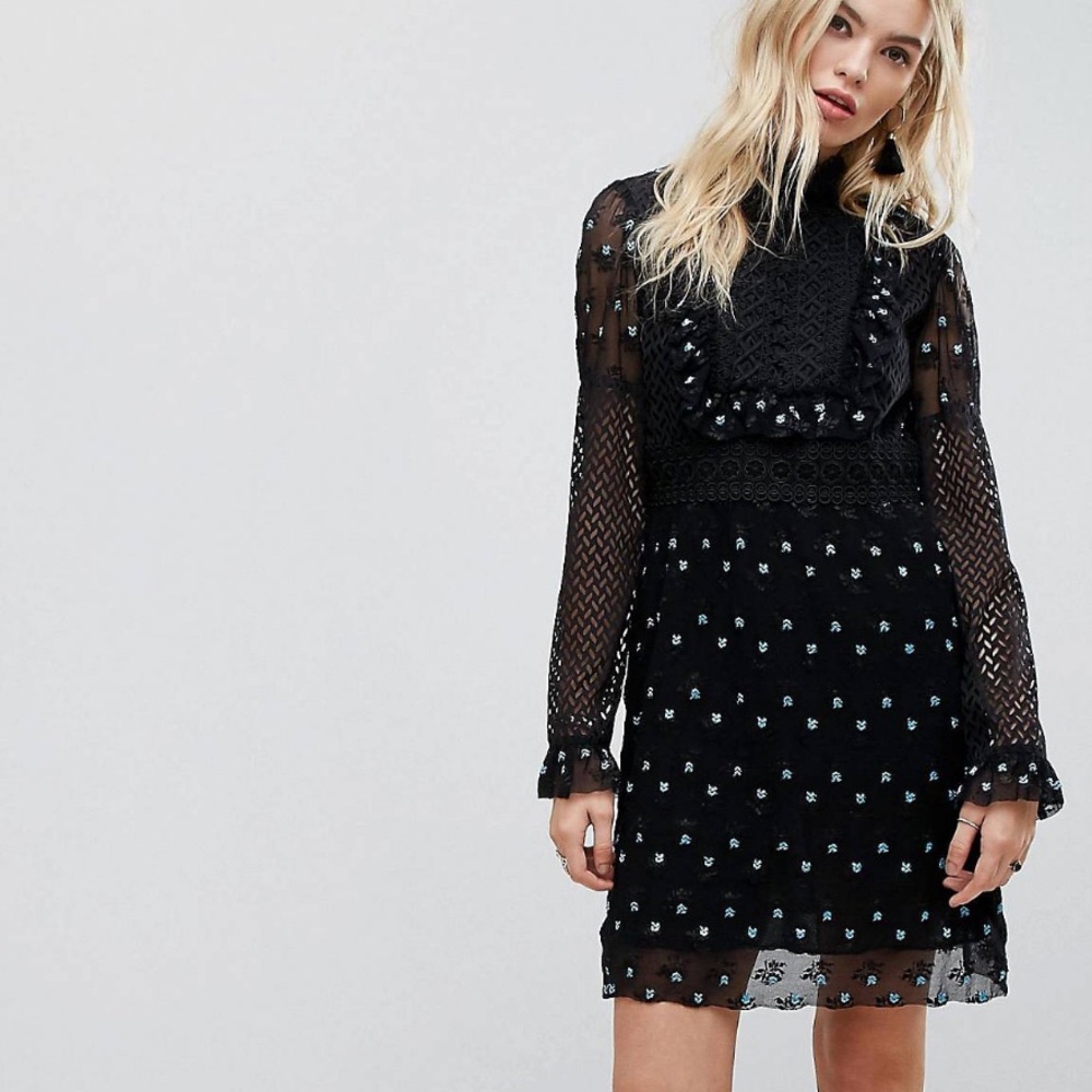 Anna Sui beautiful woman dress size 4